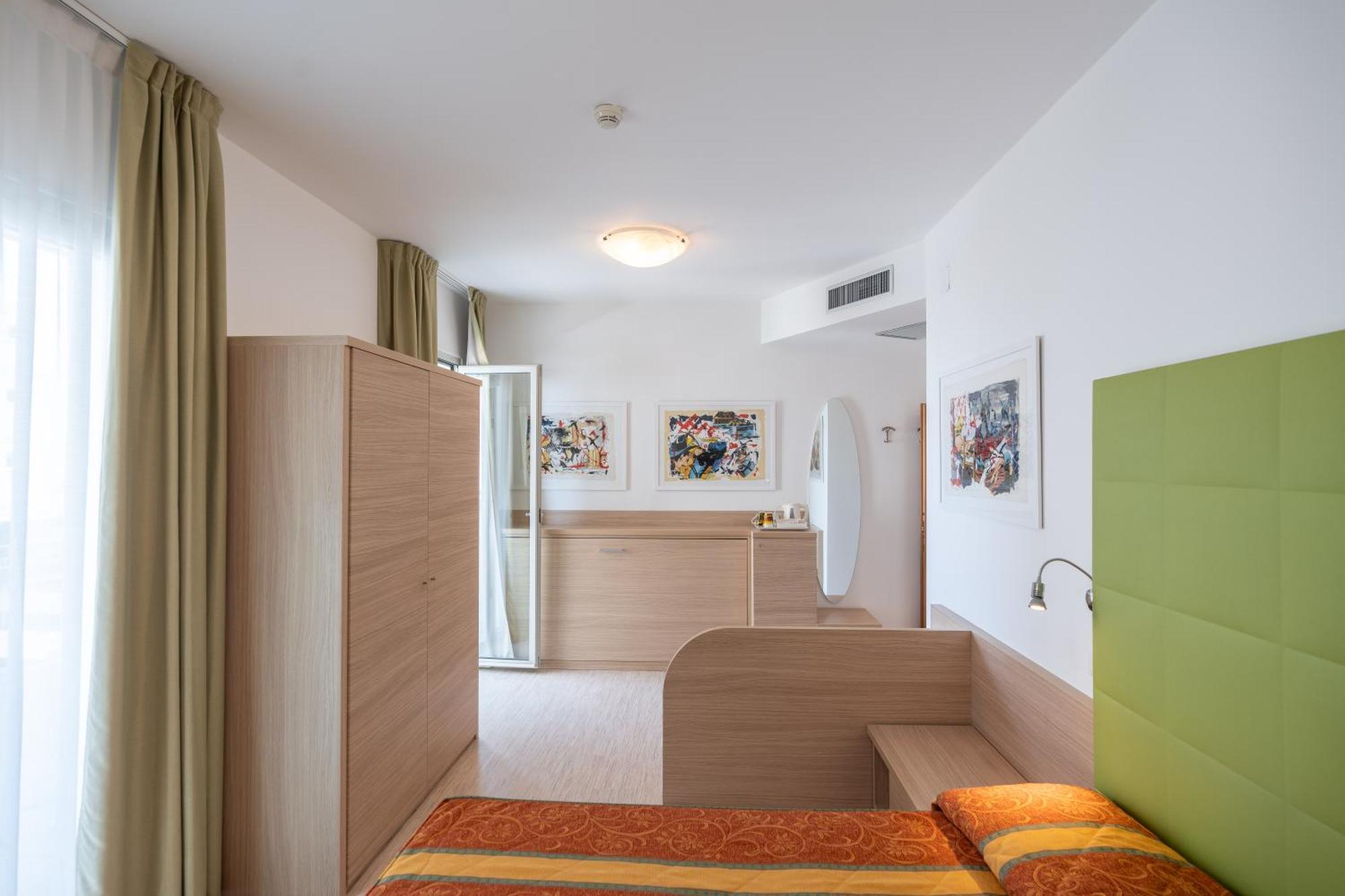 Hotel Marzia Holiday Queen Caorle Exterior foto